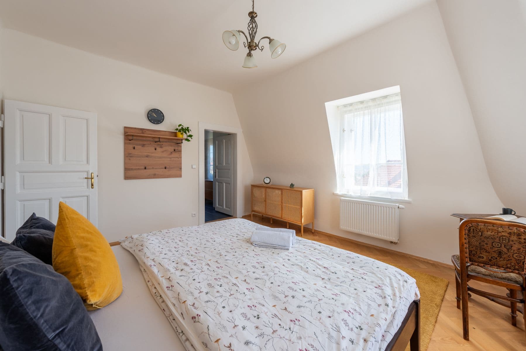 Pronájem bytu 90 m², Lomená, Praha, Praha Pronájem bytu 90 m², Lomená, Praha, Praha