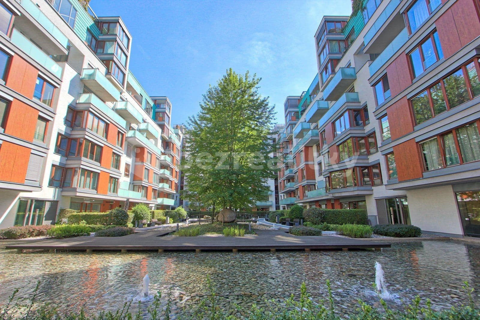 Pronájem bytu 2+kk 53 m², Rohanské nábřeží, Praha, Praha Pronájem bytu 2+kk 53 m², Rohanské nábřeží, Praha, Praha