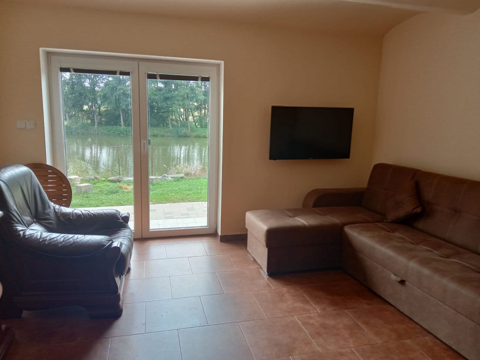 Pronájem bytu 160 m², Hradišťany, Honezovice, Plzeňský kraj Pronájem bytu 160 m², Hradišťany, Honezovice, Plzeňský kraj