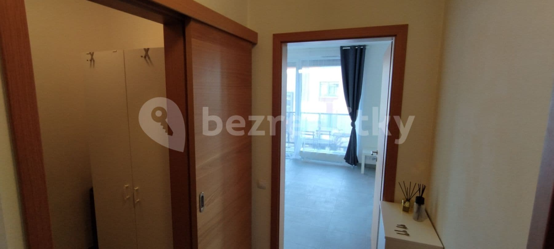 Pronájem bytu 1+kk 36 m², Olgy Havlové, Praha, Praha Pronájem bytu 1+kk 36 m², Olgy Havlové, Praha, Praha