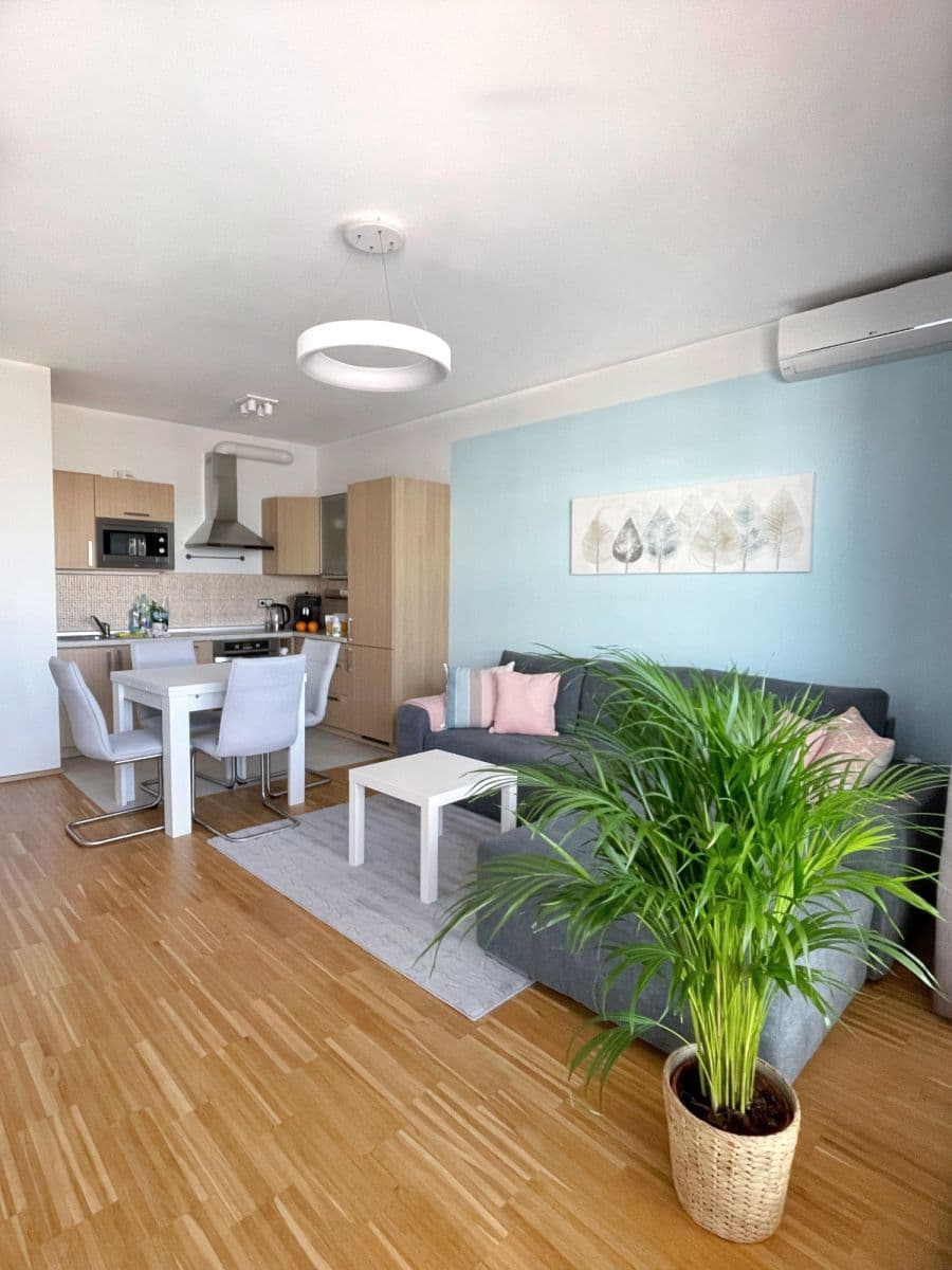 Pronájem bytu 53 m², Rohanske nab., Praha, Praha Pronájem bytu 53 m², Rohanske nab., Praha, Praha