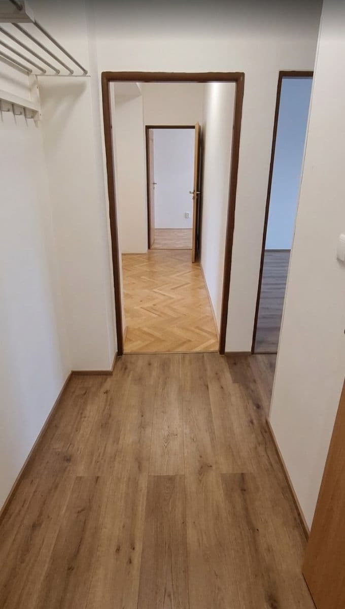 Pronájem bytu 3+1 62 m², Husova čtvrť, Rosice, Jihomoravský kraj Pronájem bytu 3+1 62 m², Husova čtvrť, Rosice, Jihomoravský kraj