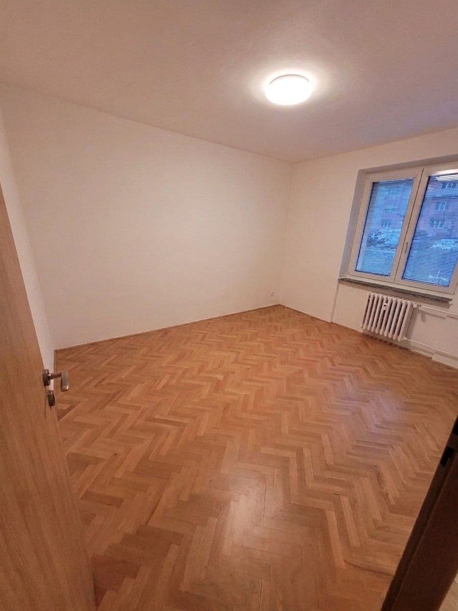 Pronájem bytu 3+1 62 m², Husova čtvrť, Rosice, Jihomoravský kraj Pronájem bytu 3+1 62 m², Husova čtvrť, Rosice, Jihomoravský kraj
