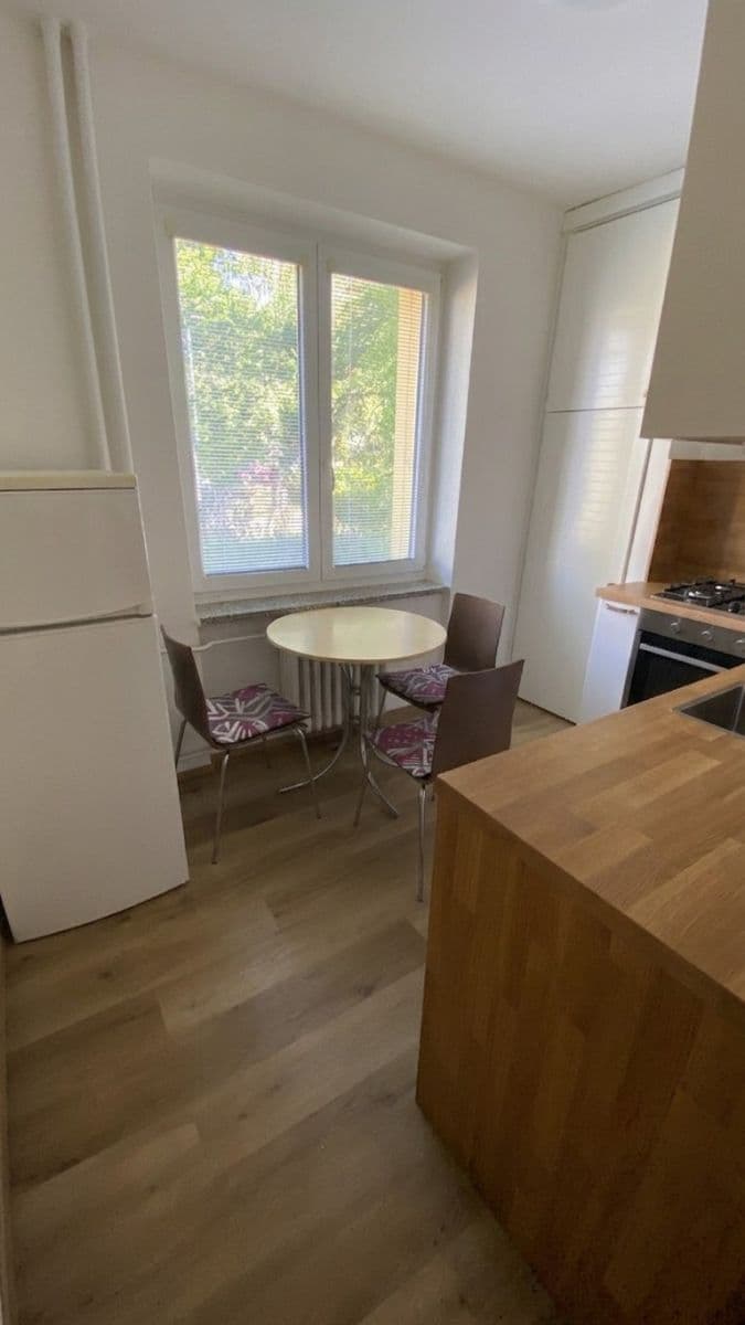Pronájem bytu 3+1 62 m², Husova čtvrť, Rosice, Jihomoravský kraj Pronájem bytu 3+1 62 m², Husova čtvrť, Rosice, Jihomoravský kraj