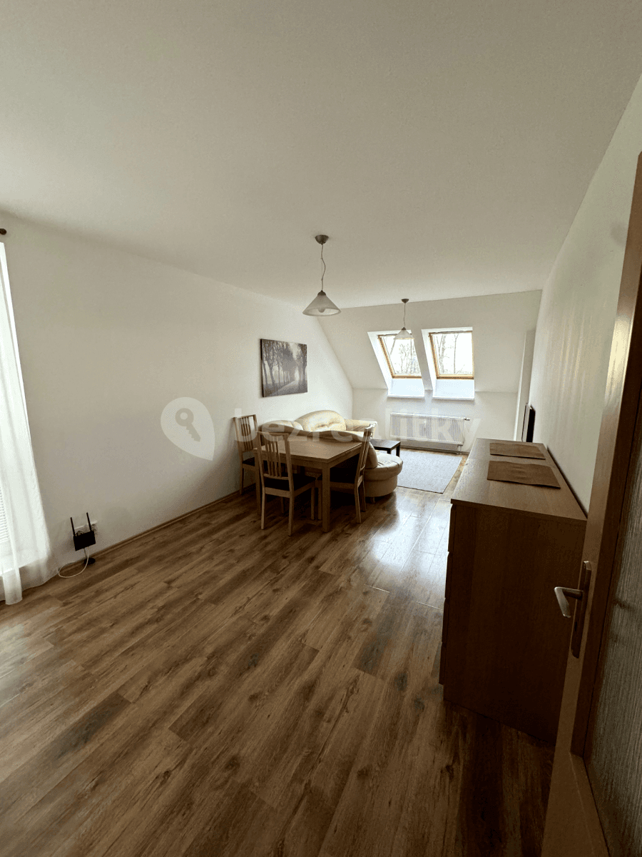 Pronájem bytu 2+1 58 m², Říční, Nymburk, Středočeský kraj Pronájem bytu 2+1 58 m², Říční, Nymburk, Středočeský kraj