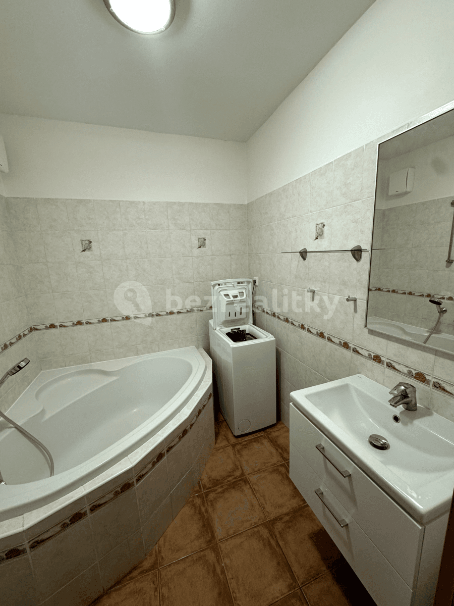 Pronájem bytu 2+1 58 m², Říční, Nymburk, Středočeský kraj Pronájem bytu 2+1 58 m², Říční, Nymburk, Středočeský kraj