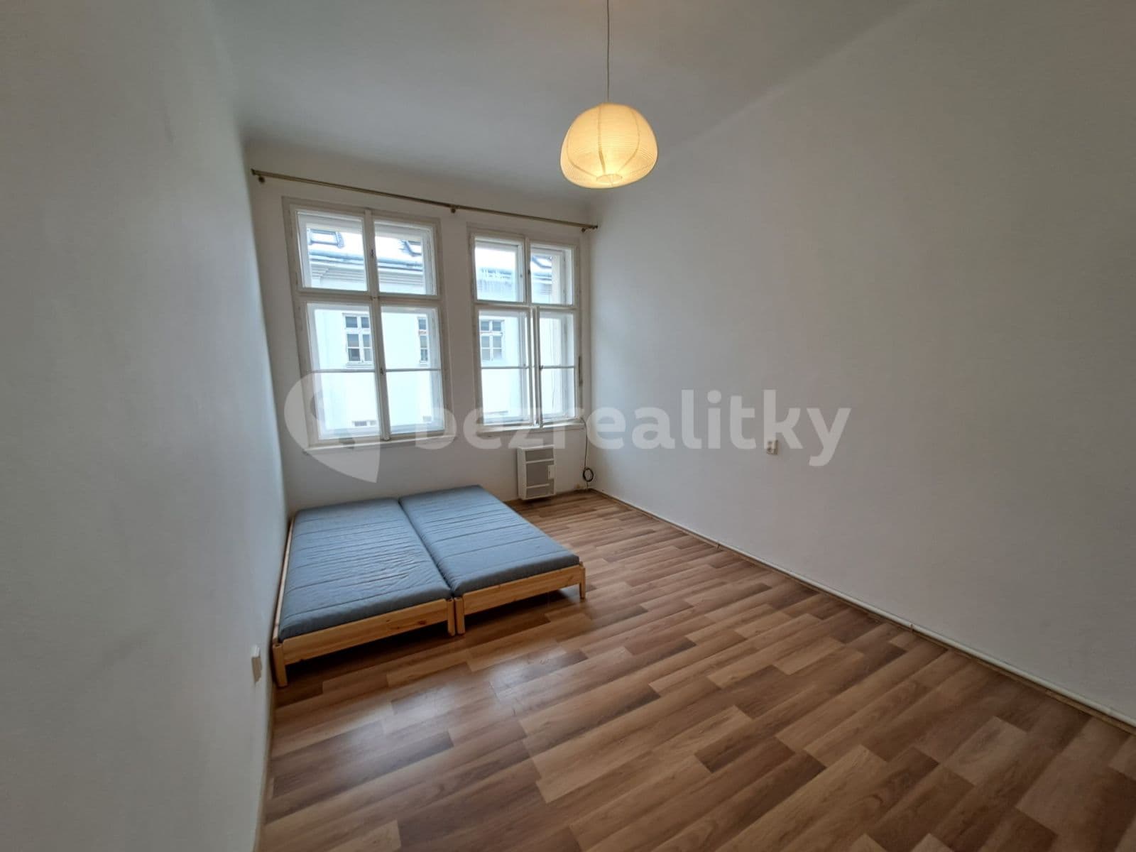 Pronájem bytu 1+kk 25 m², Chlumova, Praha, Praha Pronájem bytu 1+kk 25 m², Chlumova, Praha, Praha
