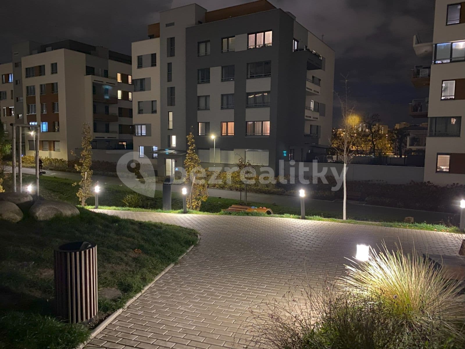 Pronájem garáže 15 m², Praha, Praha Pronájem garáže 15 m², Praha, Praha