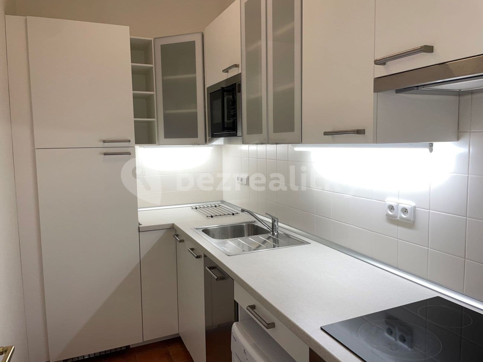Pronájem bytu 2+1 44 m², Krkonošská, Praha, Praha Pronájem bytu 2+1 44 m², Krkonošská, Praha, Praha