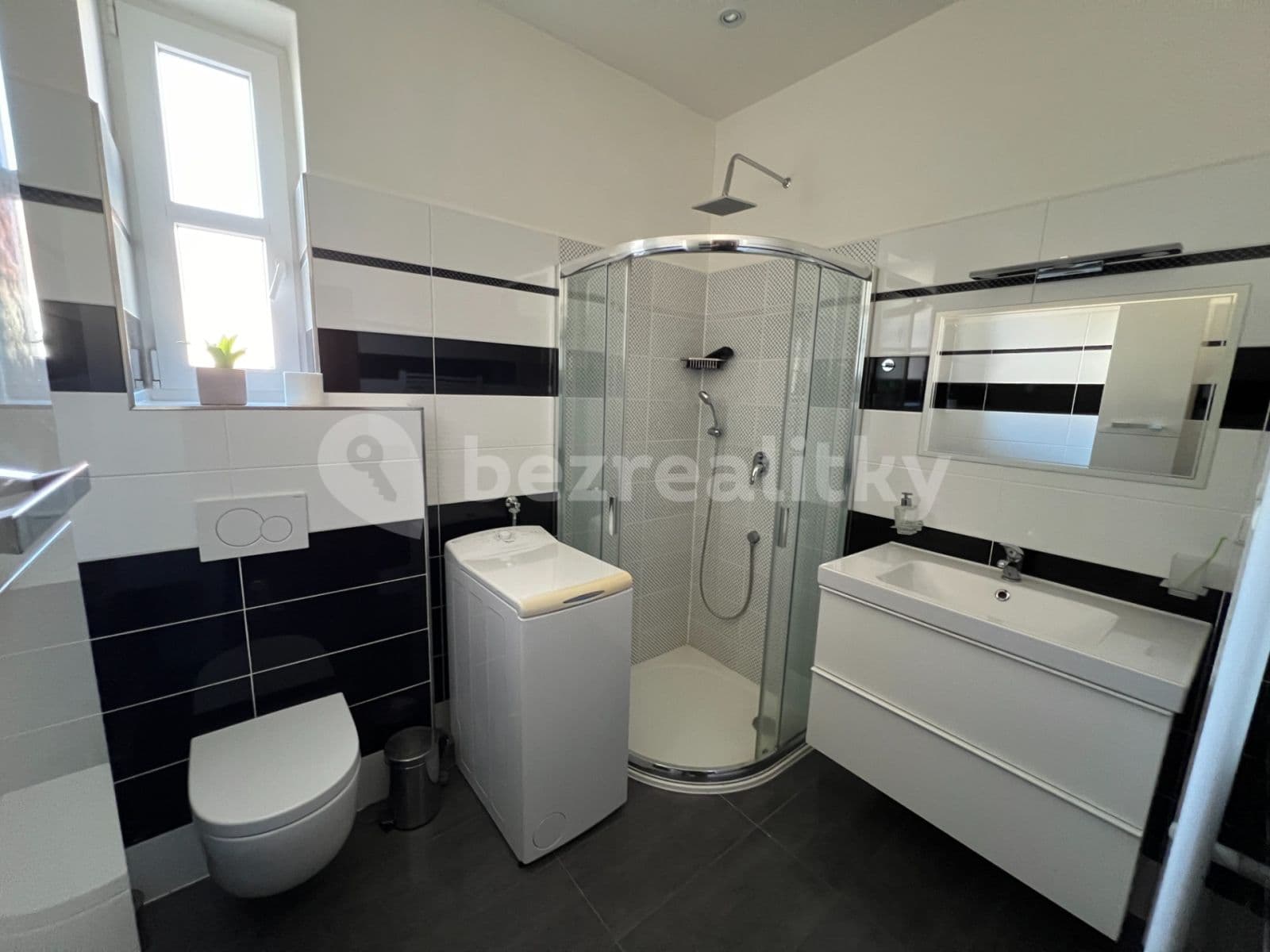 Pronájem bytu 2+kk 57 m², Sedlčanská, Praha, Praha Pronájem bytu 2+kk 57 m², Sedlčanská, Praha, Praha