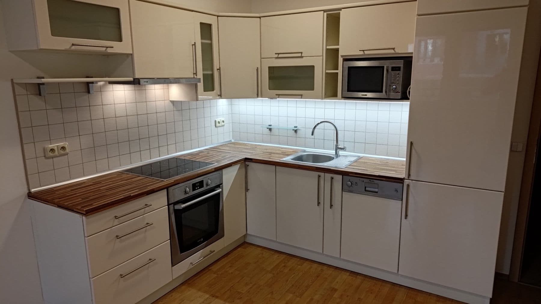 Pronájem bytu 2+kk 48 m², V Zahradách, Praha, Praha Pronájem bytu 2+kk 48 m², V Zahradách, Praha, Praha