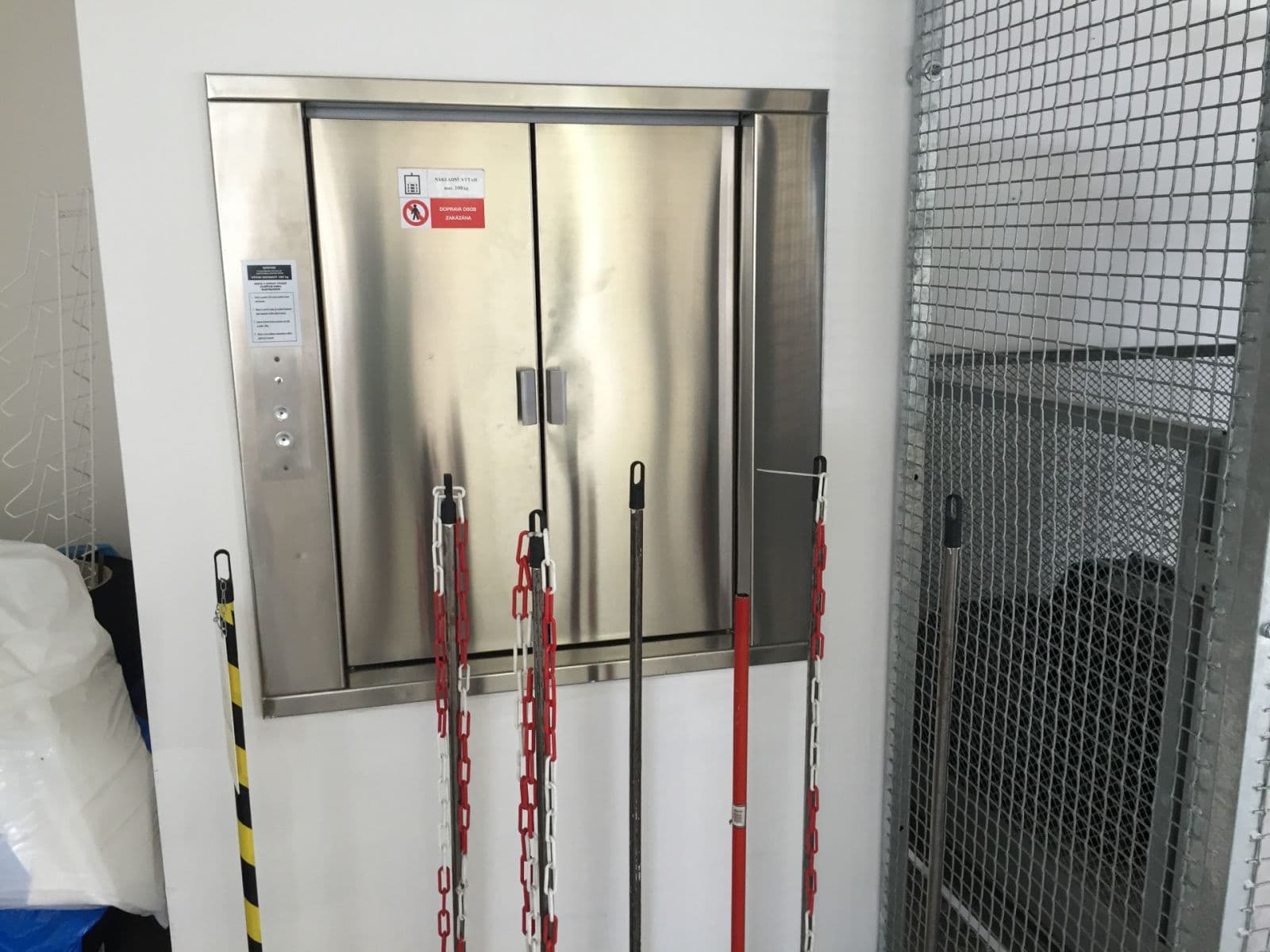 Prodej nebytového prostoru 1.403 m², Kadaň, Ústecký kraj Prodej nebytového prostoru 1.403 m², Kadaň, Ústecký kraj