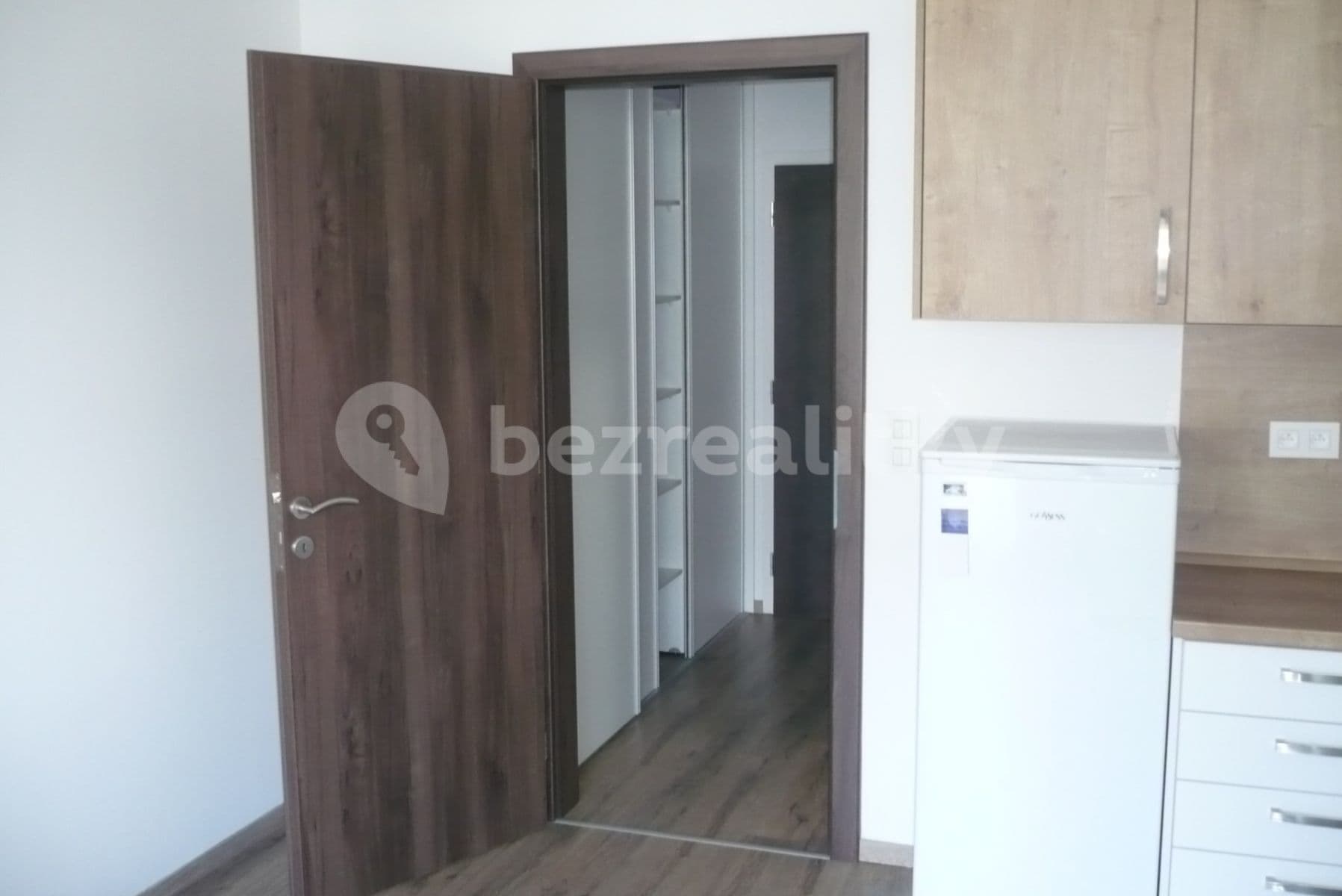 Pronájem bytu 1+1 37 m², Malokrasňanská, Rača, Bratislavský kraj Pronájem bytu 1+1 37 m², Malokrasňanská, Rača, Bratislavský kraj