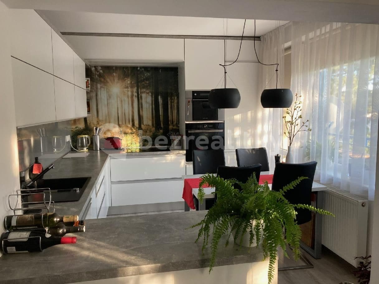 Pronájem bytu 3+kk 75 m², Nad Plovárnou, Jihlava, Kraj Vysočina Pronájem bytu 3+kk 75 m², Nad Plovárnou, Jihlava, Kraj Vysočina