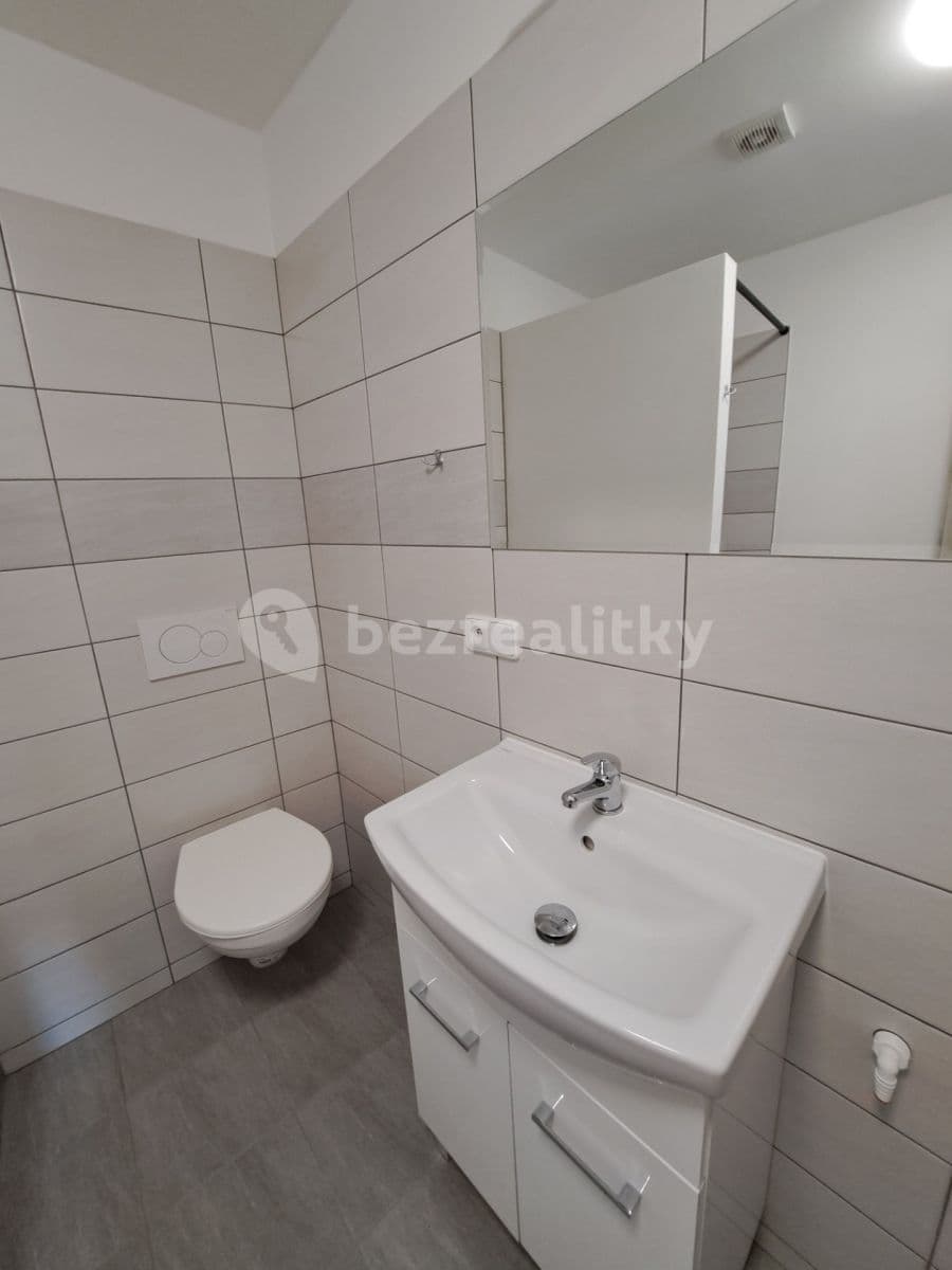 Pronájem bytu 3+kk 60 m², Bratrská, Bystřice nad Pernštejnem, Kraj Vysočina Pronájem bytu 3+kk 60 m², Bratrská, Bystřice nad Pernštejnem, Kraj Vysočina