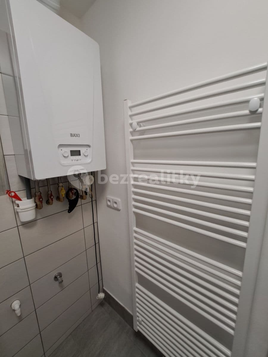 Pronájem bytu 3+kk 60 m², Bratrská, Bystřice nad Pernštejnem, Kraj Vysočina Pronájem bytu 3+kk 60 m², Bratrská, Bystřice nad Pernštejnem, Kraj Vysočina