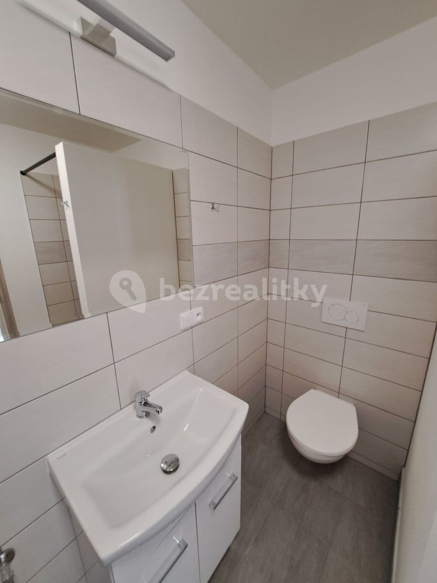 Pronájem bytu 3+kk 60 m², Bratrská, Bystřice nad Pernštejnem, Kraj Vysočina Pronájem bytu 3+kk 60 m², Bratrská, Bystřice nad Pernštejnem, Kraj Vysočina