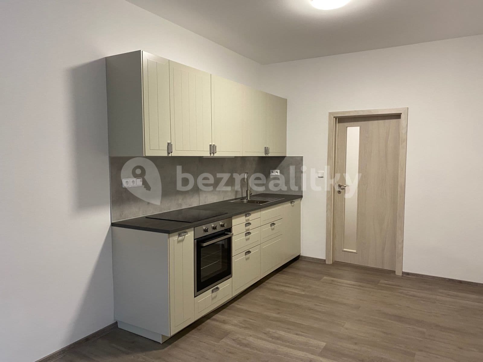 Pronájem bytu 2+1 90 m², U Strže, Praha, Praha Pronájem bytu 2+1 90 m², U Strže, Praha, Praha