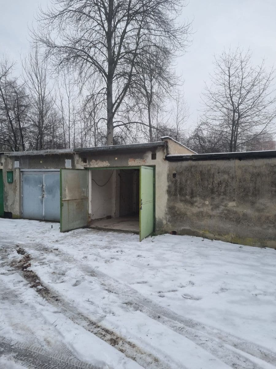 Pronájem garáže 24 m², Česká Lípa, Liberecký kraj Pronájem garáže 24 m², Česká Lípa, Liberecký kraj
