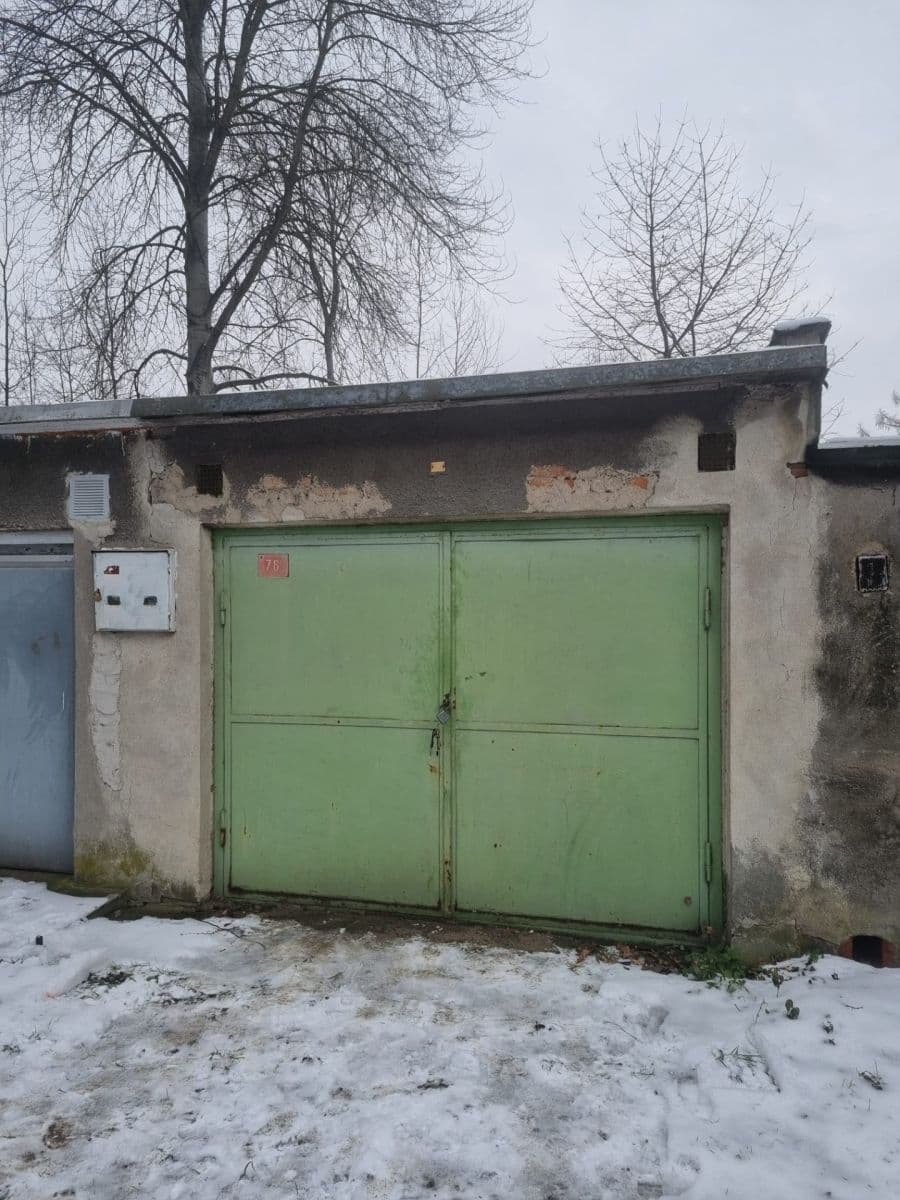 Pronájem garáže 24 m², Česká Lípa, Liberecký kraj Pronájem garáže 24 m², Česká Lípa, Liberecký kraj