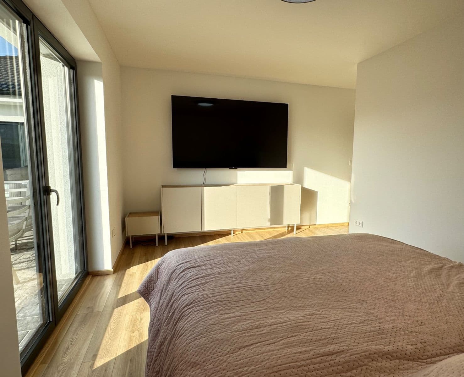 Prodej domu 180 m², pozemek 835 m², Pomněnková, Mukařov, Středočeský kraj Prodej domu 180 m², pozemek 835 m², Pomněnková, Mukařov, Středočeský kraj