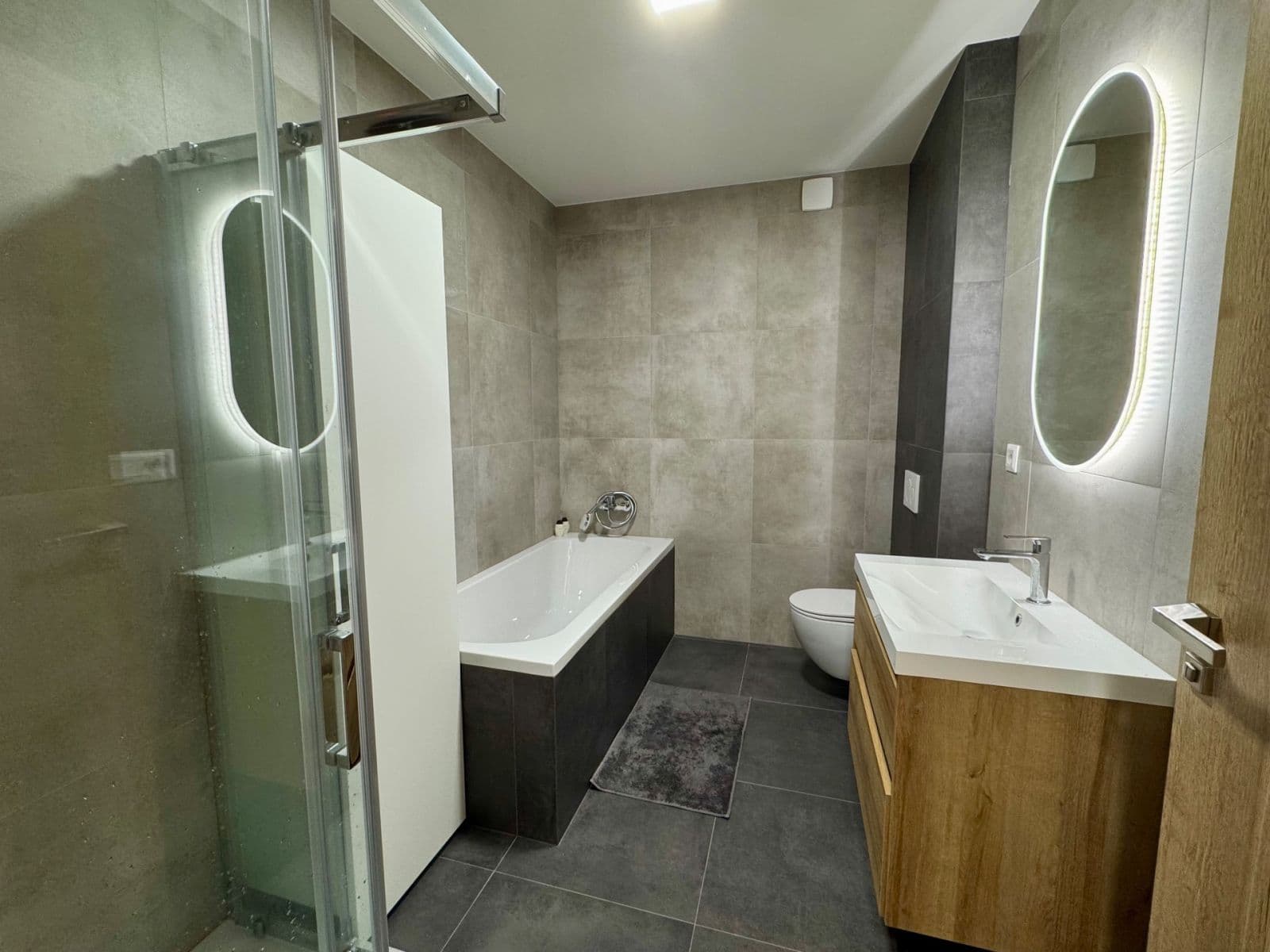 Prodej domu 180 m², pozemek 835 m², Pomněnková, Mukařov, Středočeský kraj Prodej domu 180 m², pozemek 835 m², Pomněnková, Mukařov, Středočeský kraj