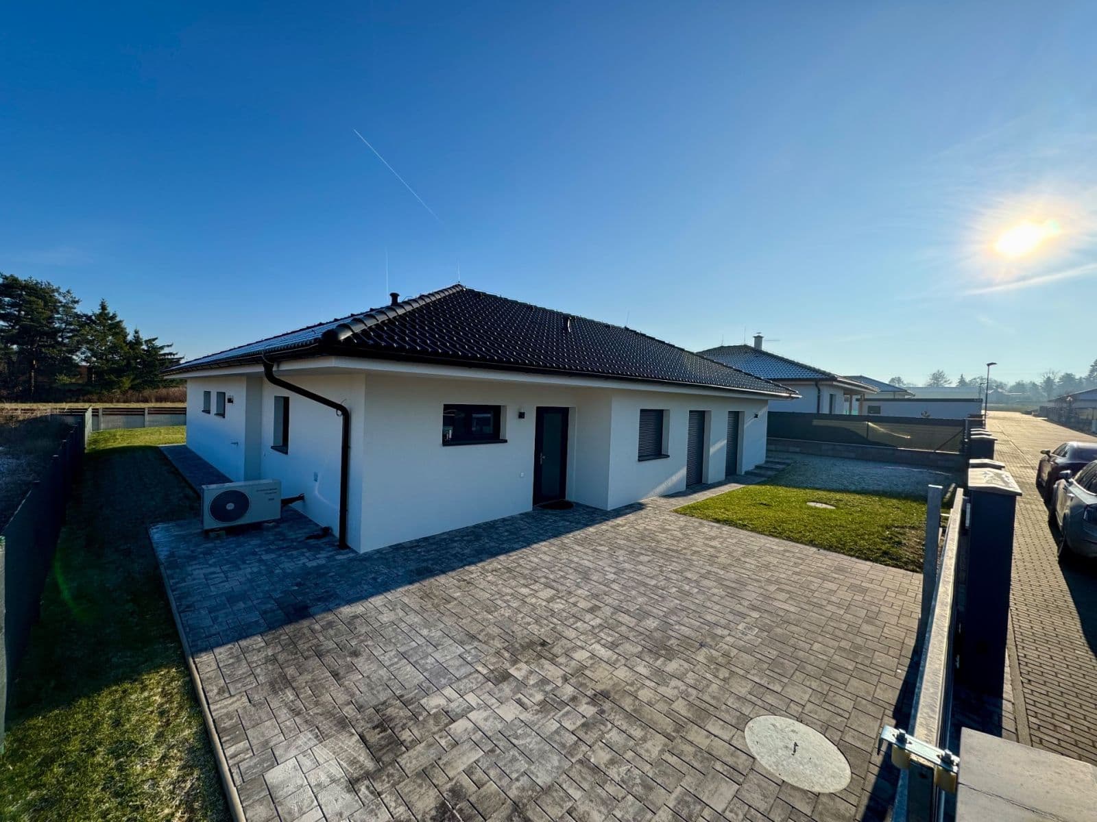 Prodej domu 180 m², pozemek 835 m², Pomněnková, Mukařov, Středočeský kraj Prodej domu 180 m², pozemek 835 m², Pomněnková, Mukařov, Středočeský kraj