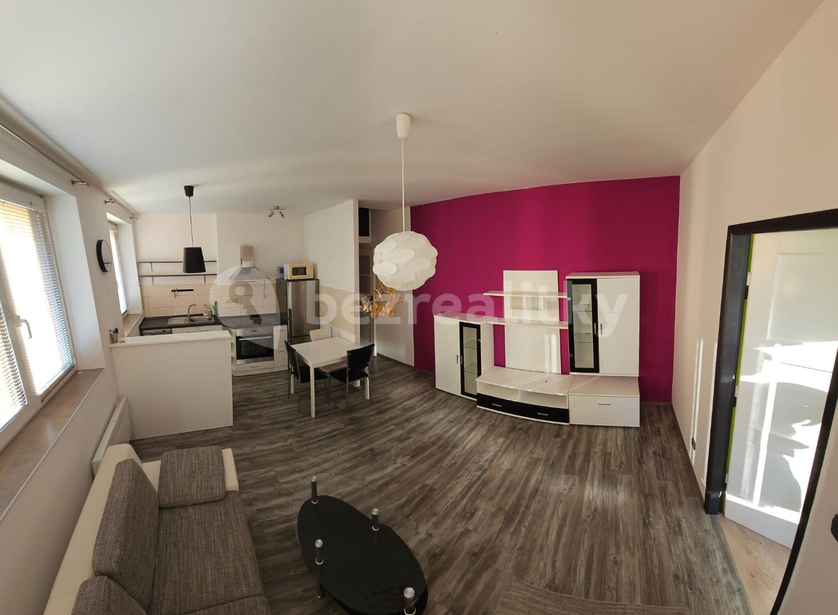Pronájem bytu 2+kk 45 m², Humpolecká, Praha, Praha Pronájem bytu 2+kk 45 m², Humpolecká, Praha, Praha