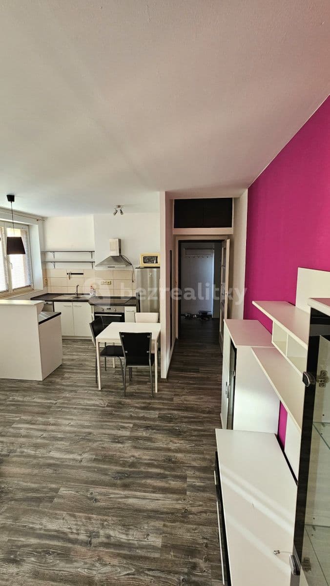 Pronájem bytu 2+kk 45 m², Humpolecká, Praha, Praha Pronájem bytu 2+kk 45 m², Humpolecká, Praha, Praha