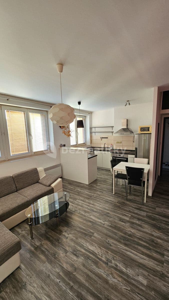 Pronájem bytu 2+kk 45 m², Humpolecká, Praha, Praha Pronájem bytu 2+kk 45 m², Humpolecká, Praha, Praha