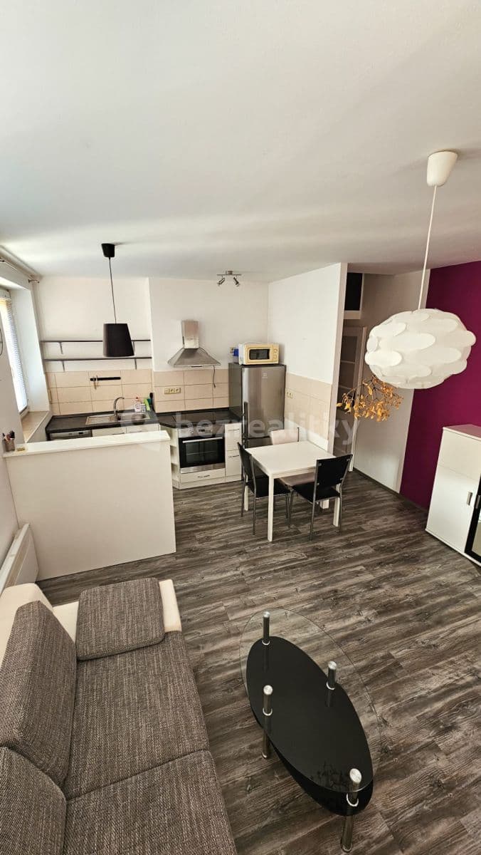 Pronájem bytu 2+kk 45 m², Humpolecká, Praha, Praha Pronájem bytu 2+kk 45 m², Humpolecká, Praha, Praha