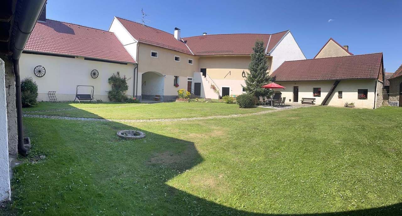 Pronájem chaty, chalupy, Písek, Jihočeský kraj Pronájem chaty, chalupy, Písek, Jihočeský kraj