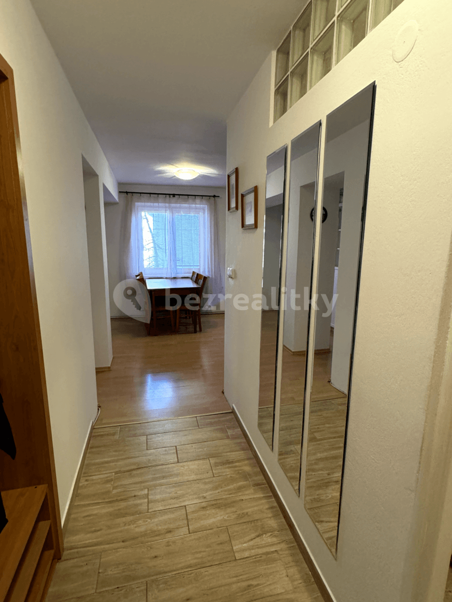 Pronájem bytu 2+1 50 m², Lovinského, Bratislava - mestská časť Staré Mesto, Bratislavský kraj Pronájem bytu 2+1 50 m², Lovinského, Bratislava - mestská časť Staré Mesto, Bratislavský kraj