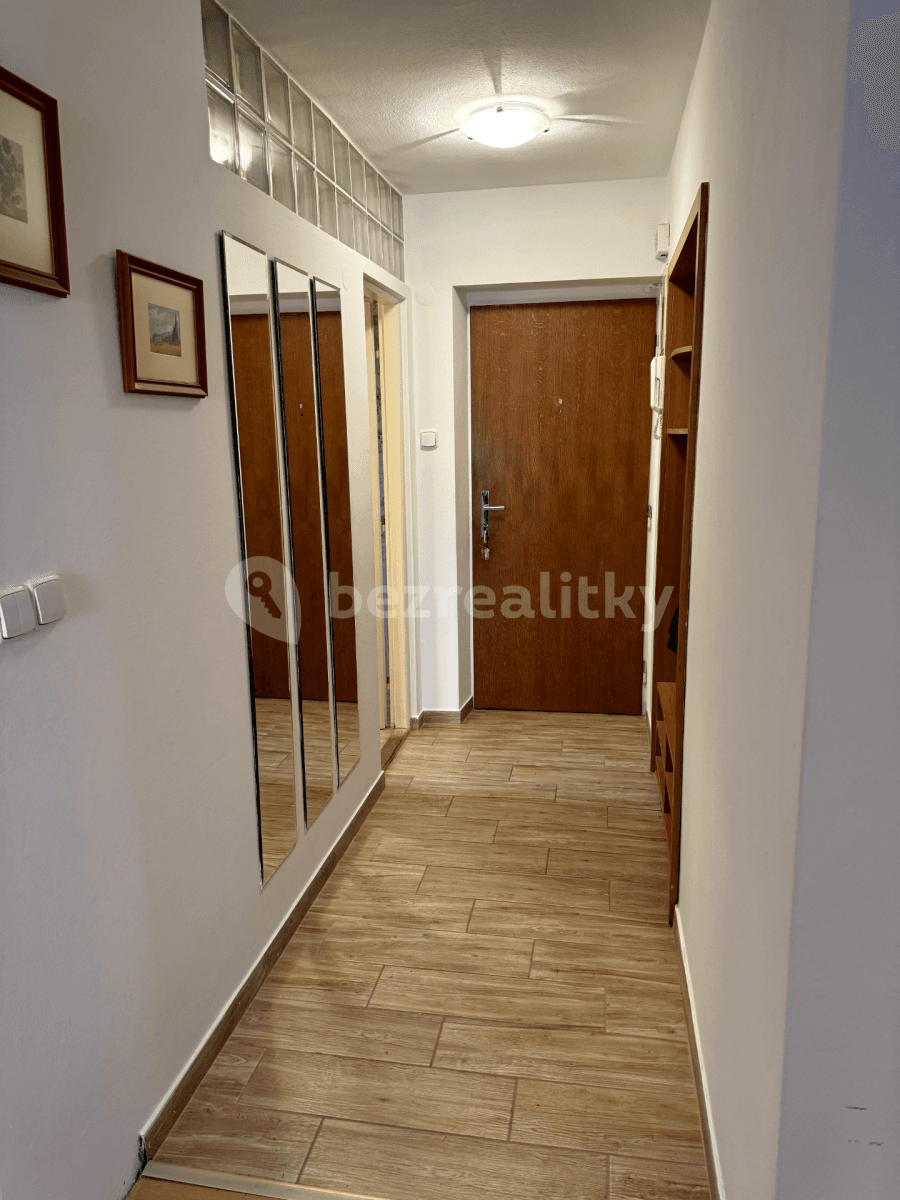 Pronájem bytu 2+1 50 m², Lovinského, Bratislava - mestská časť Staré Mesto, Bratislavský kraj Pronájem bytu 2+1 50 m², Lovinského, Bratislava - mestská časť Staré Mesto, Bratislavský kraj