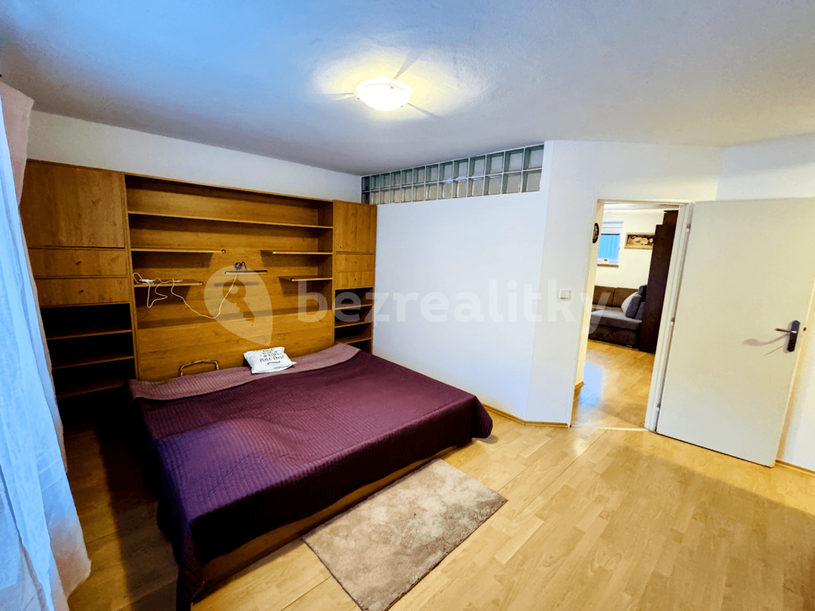 Pronájem bytu 2+1 50 m², Lovinského, Bratislava - mestská časť Staré Mesto, Bratislavský kraj Pronájem bytu 2+1 50 m², Lovinského, Bratislava - mestská časť Staré Mesto, Bratislavský kraj