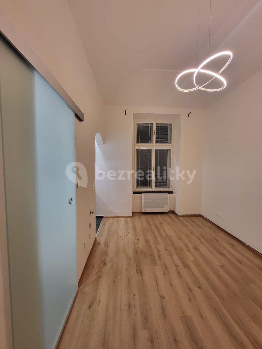 Pronájem bytu 1+kk 18 m², Jana Masaryka, Praha, Praha Pronájem bytu 1+kk 18 m², Jana Masaryka, Praha, Praha