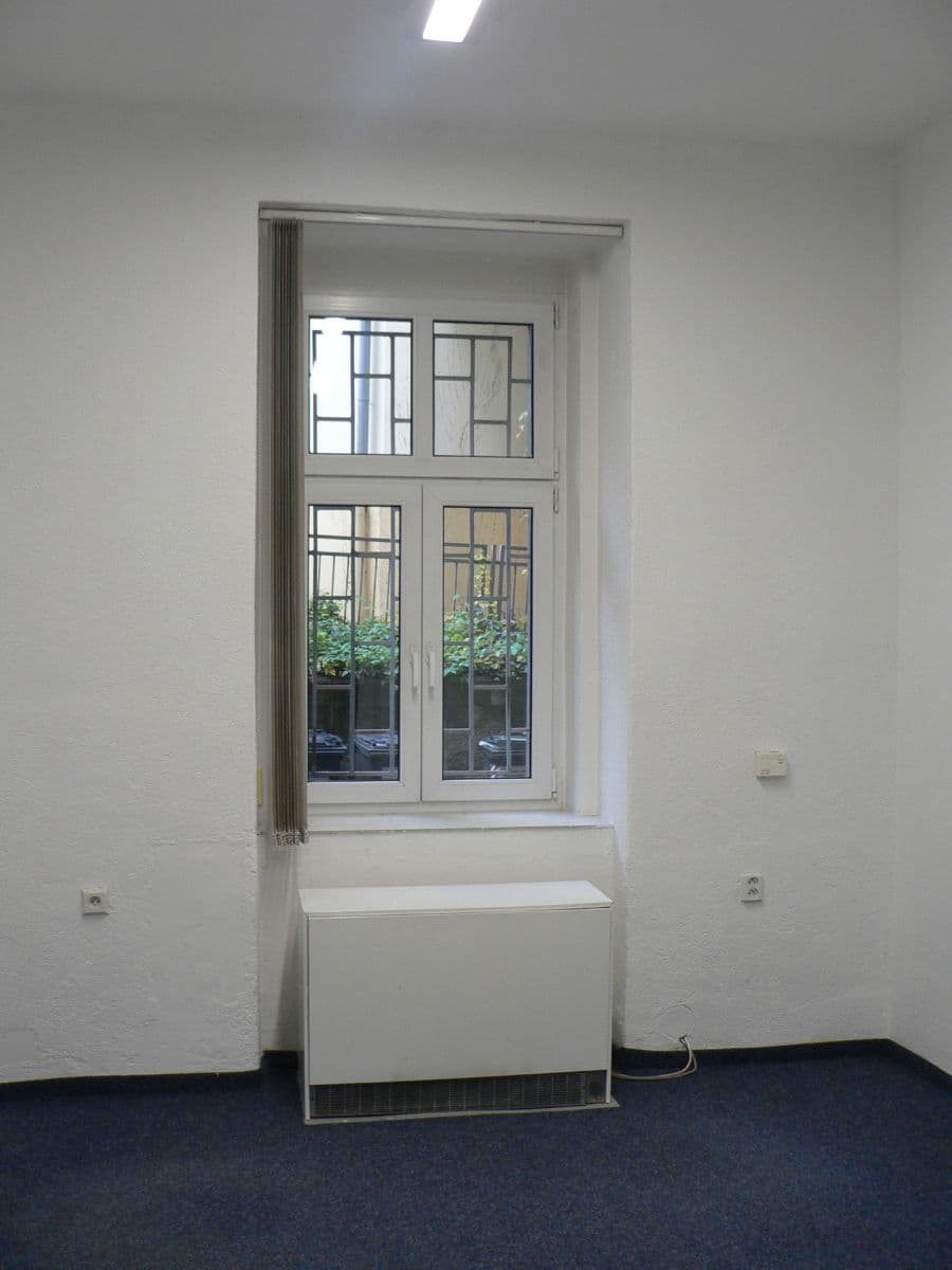 Pronájem kanceláře 100 m², Jaurisova, Praha, Praha Pronájem kanceláře 100 m², Jaurisova, Praha, Praha