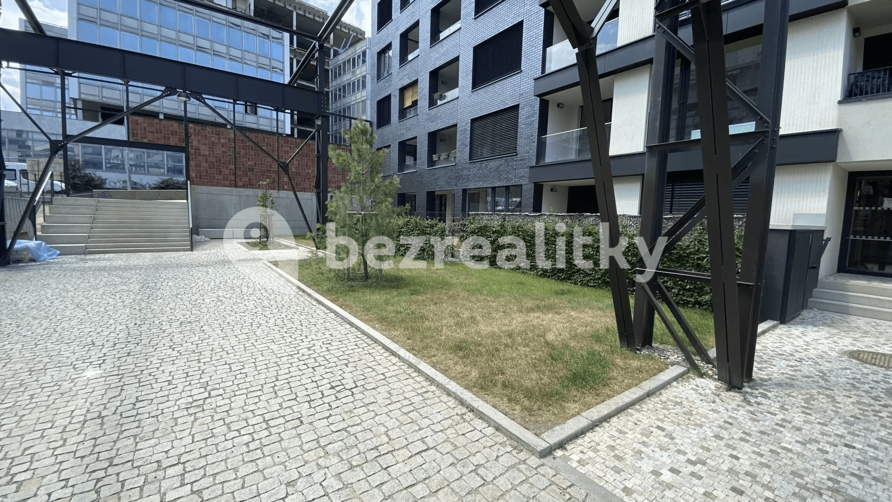 Pronájem garáže 12 m², U Pergamenky, Praha, Praha Pronájem garáže 12 m², U Pergamenky, Praha, Praha