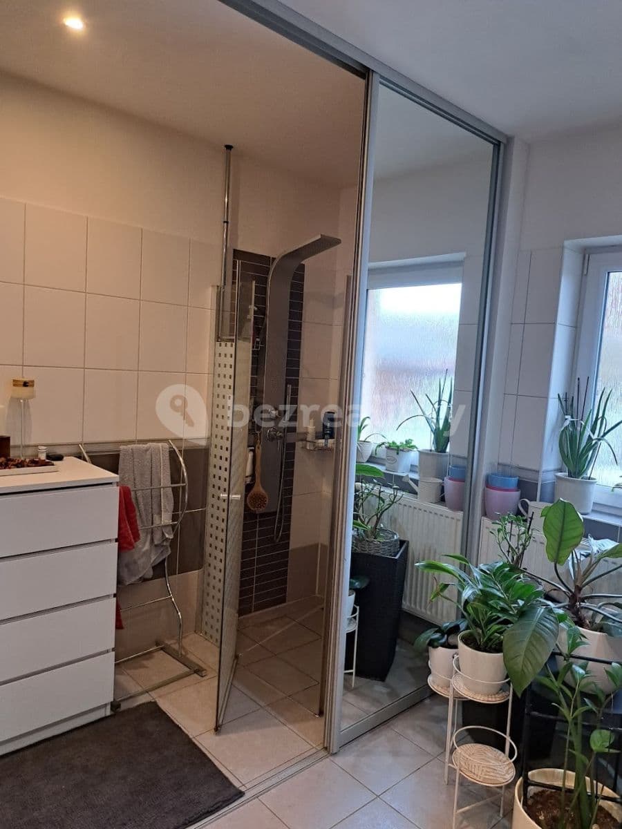 Pronájem domu 130 m², pozemek 697 m², Dlážděná, Postřižín, Středočeský kraj Pronájem domu 130 m², pozemek 697 m², Dlážděná, Postřižín, Středočeský kraj