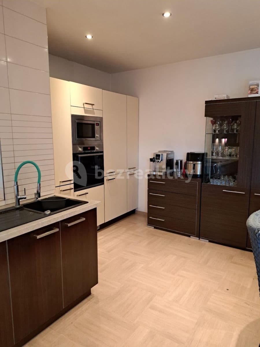 Pronájem domu 130 m², pozemek 697 m², Dlážděná, Postřižín, Středočeský kraj Pronájem domu 130 m², pozemek 697 m², Dlážděná, Postřižín, Středočeský kraj
