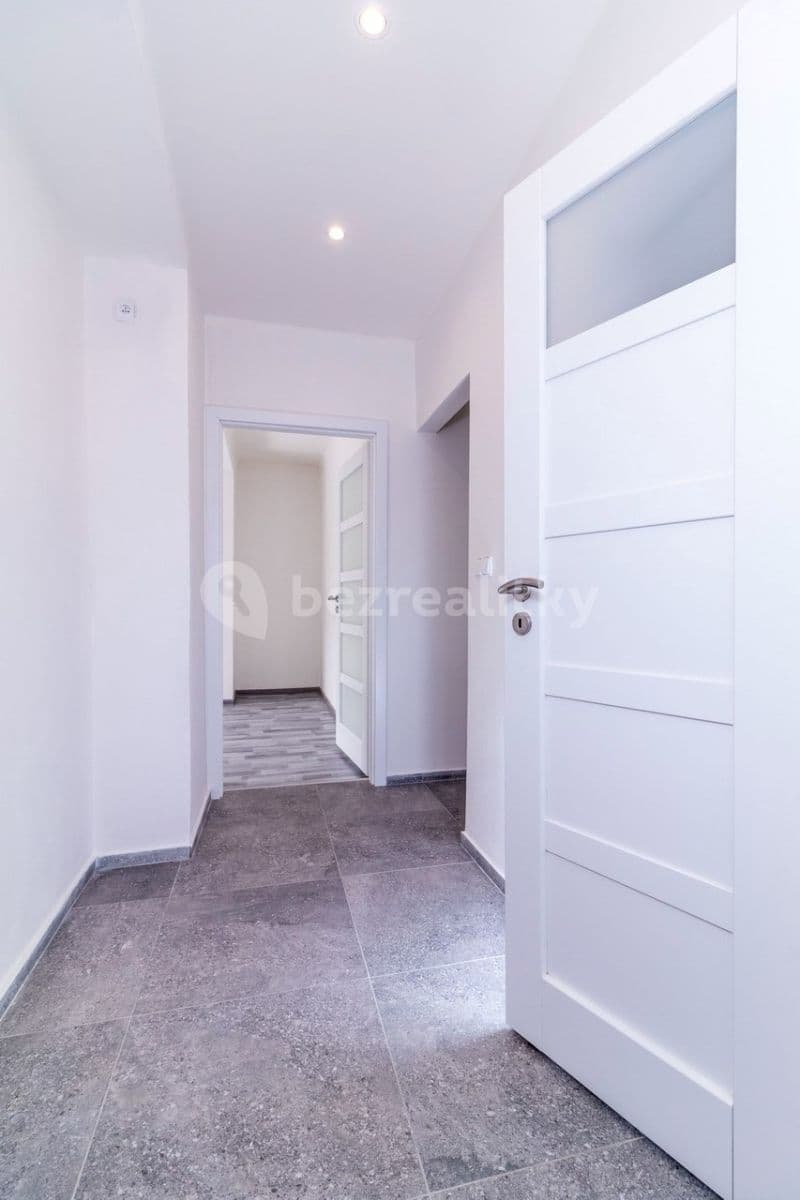 Pronájem bytu 2+1 53 m², Pod Lipami, Praha, Praha Pronájem bytu 2+1 53 m², Pod Lipami, Praha, Praha