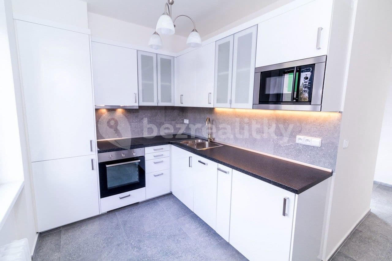 Pronájem bytu 2+1 53 m², Pod Lipami, Praha, Praha Pronájem bytu 2+1 53 m², Pod Lipami, Praha, Praha