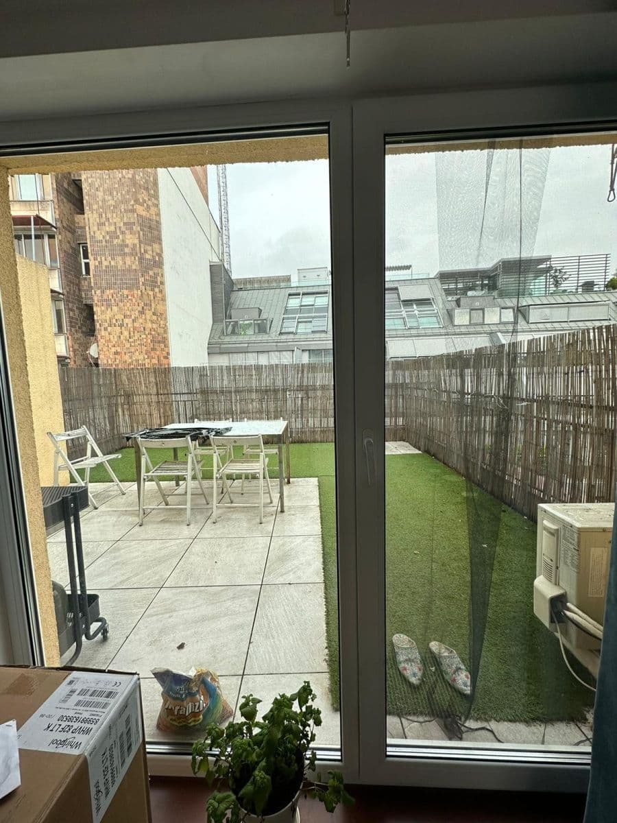 Pronájem bytu 2+1 55 m², Grösslingová, Bratislava - mestská časť Staré Mesto, Bratislavský kraj Pronájem bytu 2+1 55 m², Grösslingová, Bratislava - mestská časť Staré Mesto, Bratislavský kraj