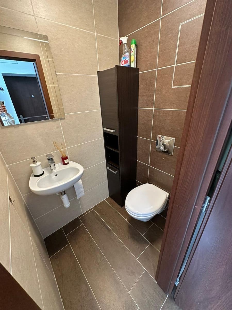 Pronájem bytu 2+1 55 m², Grösslingová, Bratislava - mestská časť Staré Mesto, Bratislavský kraj Pronájem bytu 2+1 55 m², Grösslingová, Bratislava - mestská časť Staré Mesto, Bratislavský kraj