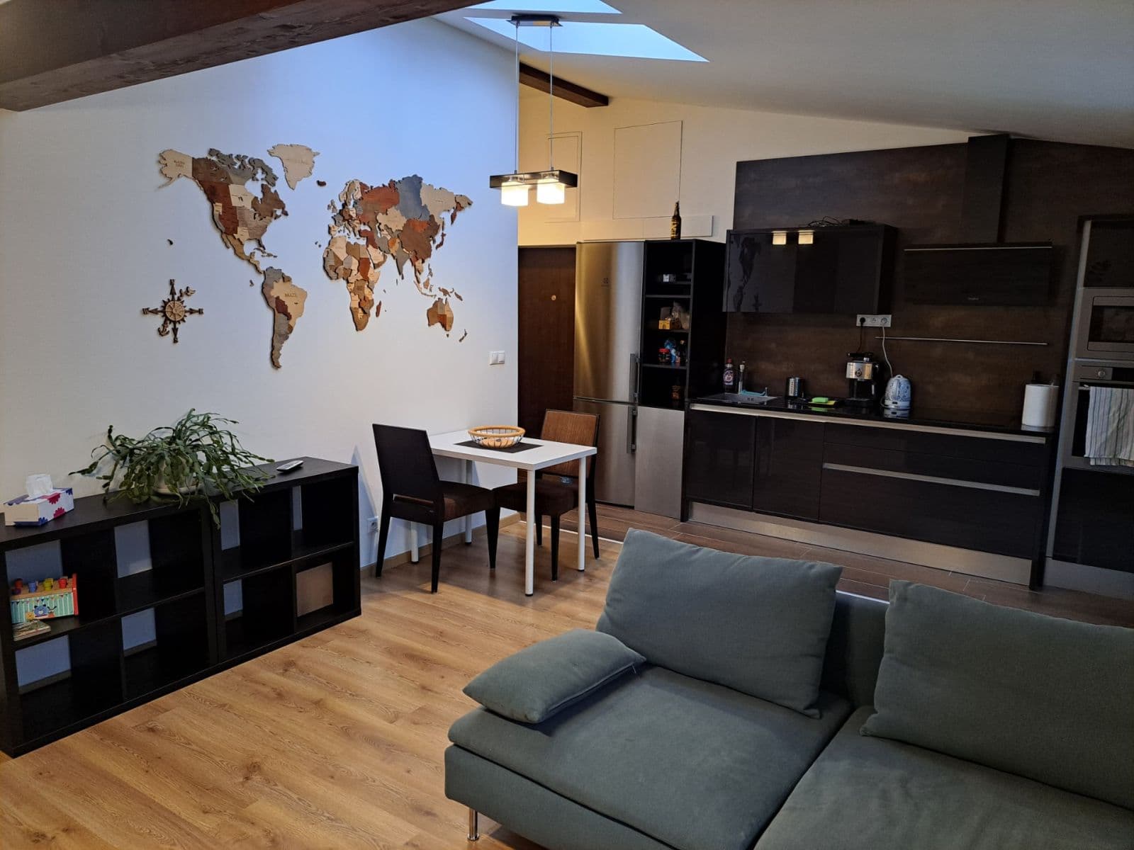 Pronájem bytu 2+1 55 m², Grösslingová, Bratislava - mestská časť Staré Mesto, Bratislavský kraj Pronájem bytu 2+1 55 m², Grösslingová, Bratislava - mestská časť Staré Mesto, Bratislavský kraj