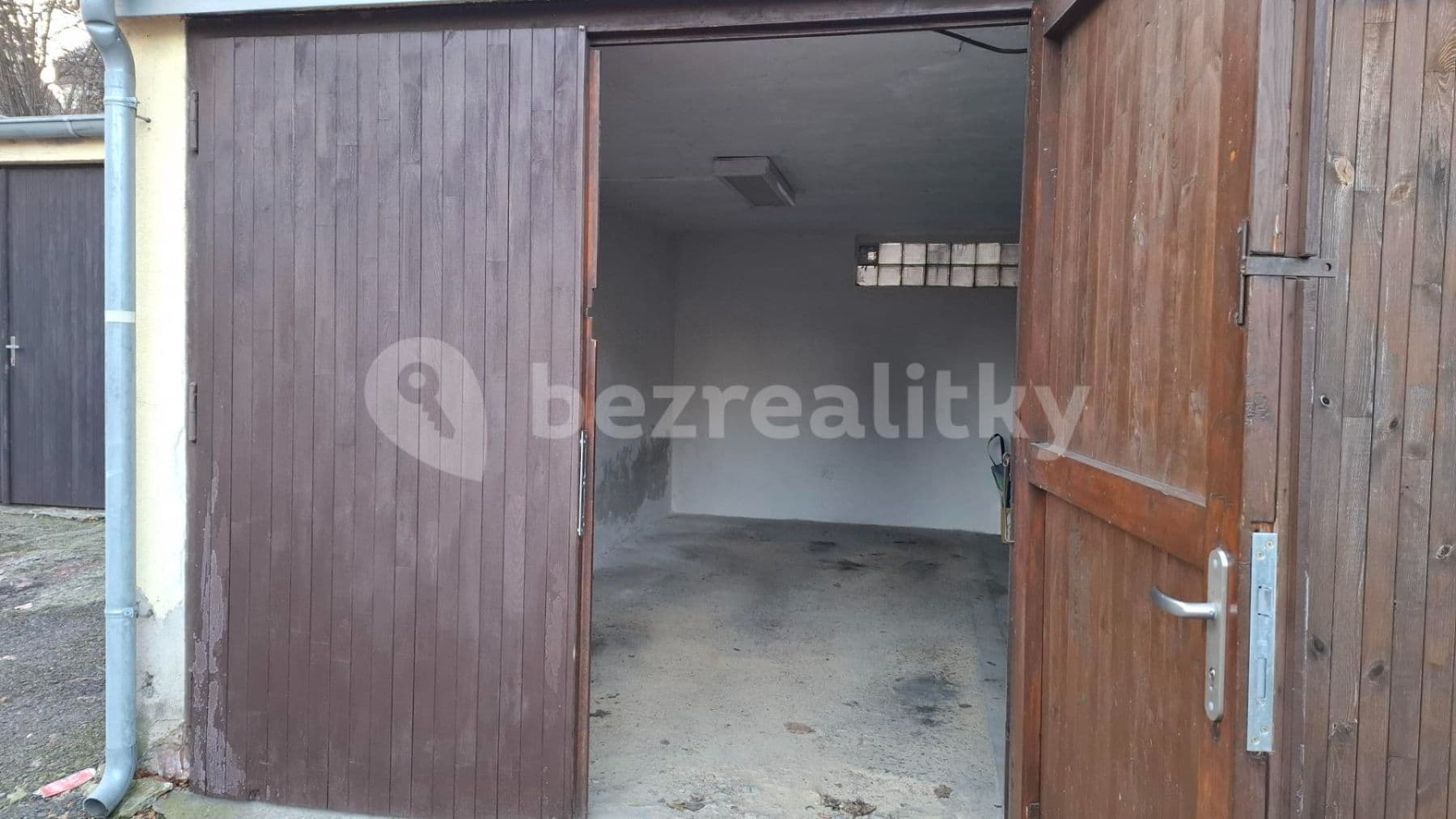 Pronájem garáže 27 m², U Klavírky, Praha, Praha Pronájem garáže 27 m², U Klavírky, Praha, Praha