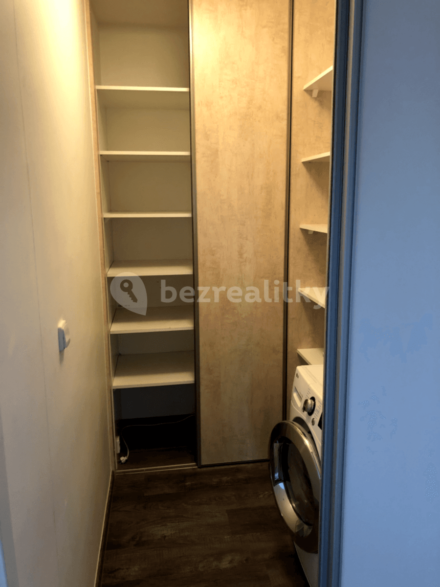 Pronájem bytu 3+1 63 m², Valachův žleb, Zlín, Zlínský kraj Pronájem bytu 3+1 63 m², Valachův žleb, Zlín, Zlínský kraj