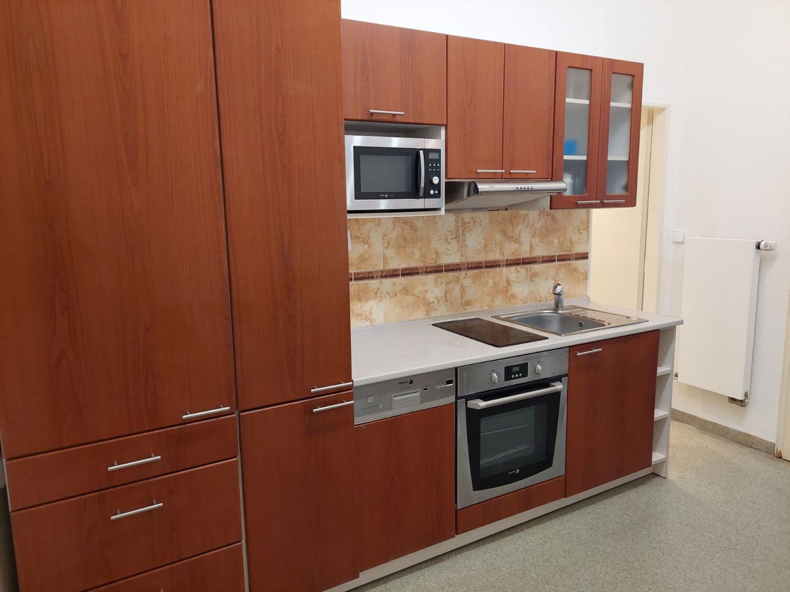 Pronájem bytu 2+1 43 m², Bělehradská, Praha, Praha Pronájem bytu 2+1 43 m², Bělehradská, Praha, Praha