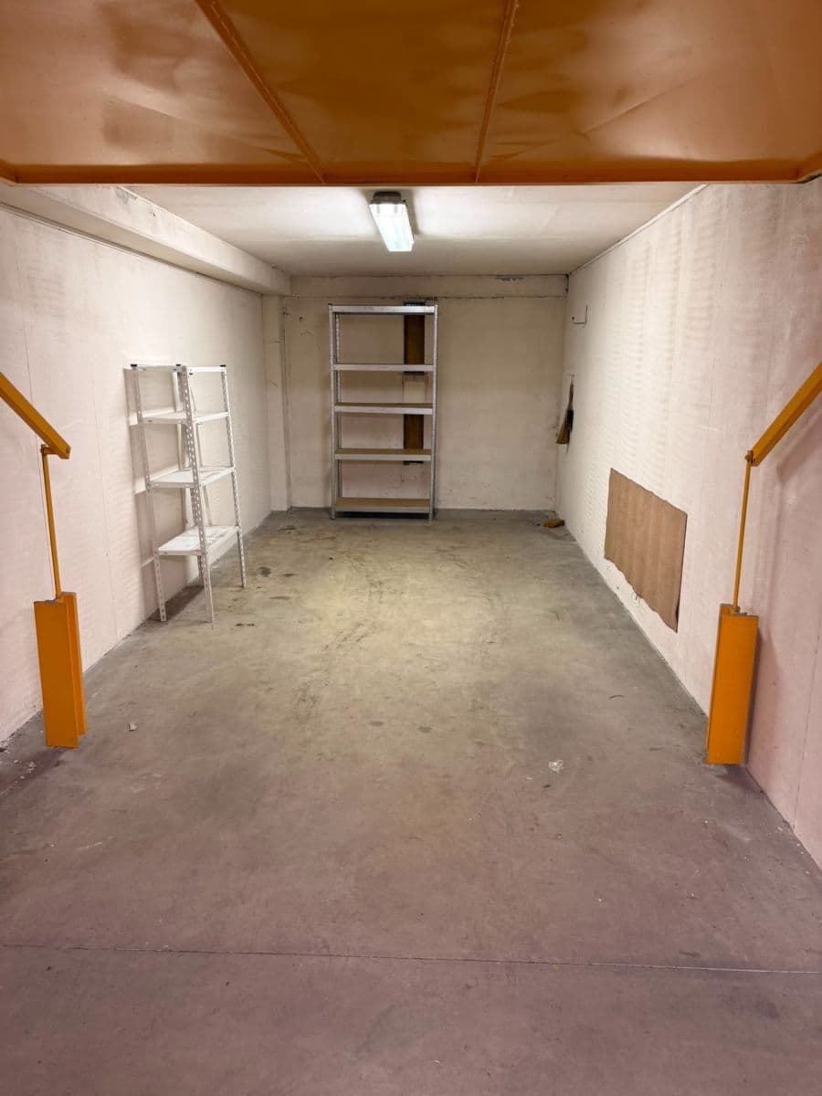 Pronájem garáže 19 m², Praha, Praha Pronájem garáže 19 m², Praha, Praha