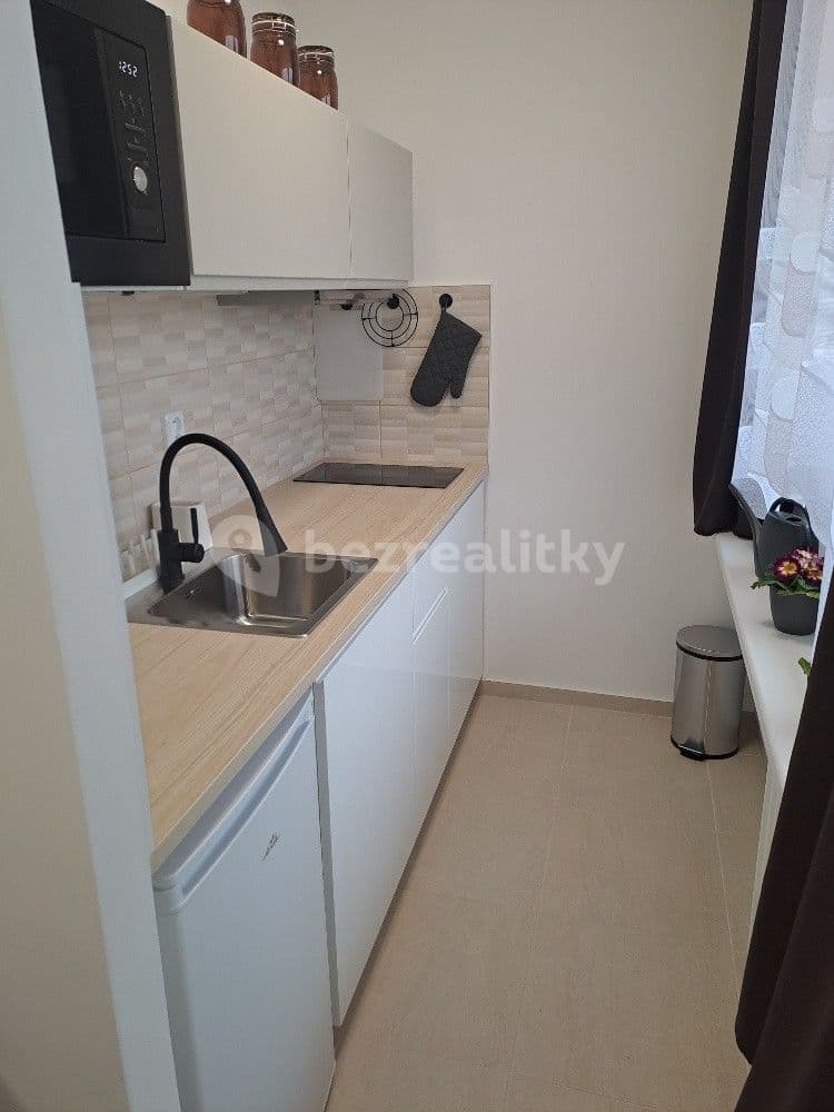Pronájem bytu 1+1 32 m², Varnsdorfská, Praha, Praha Pronájem bytu 1+1 32 m², Varnsdorfská, Praha, Praha